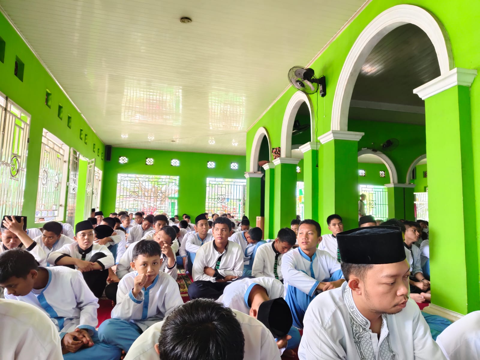 Sholat Jum’at di Masjid Al Hasanah MAN 1 Palembang Angkat Tema Menyambut Maulid Nabi Muhammad SAW 1447 H