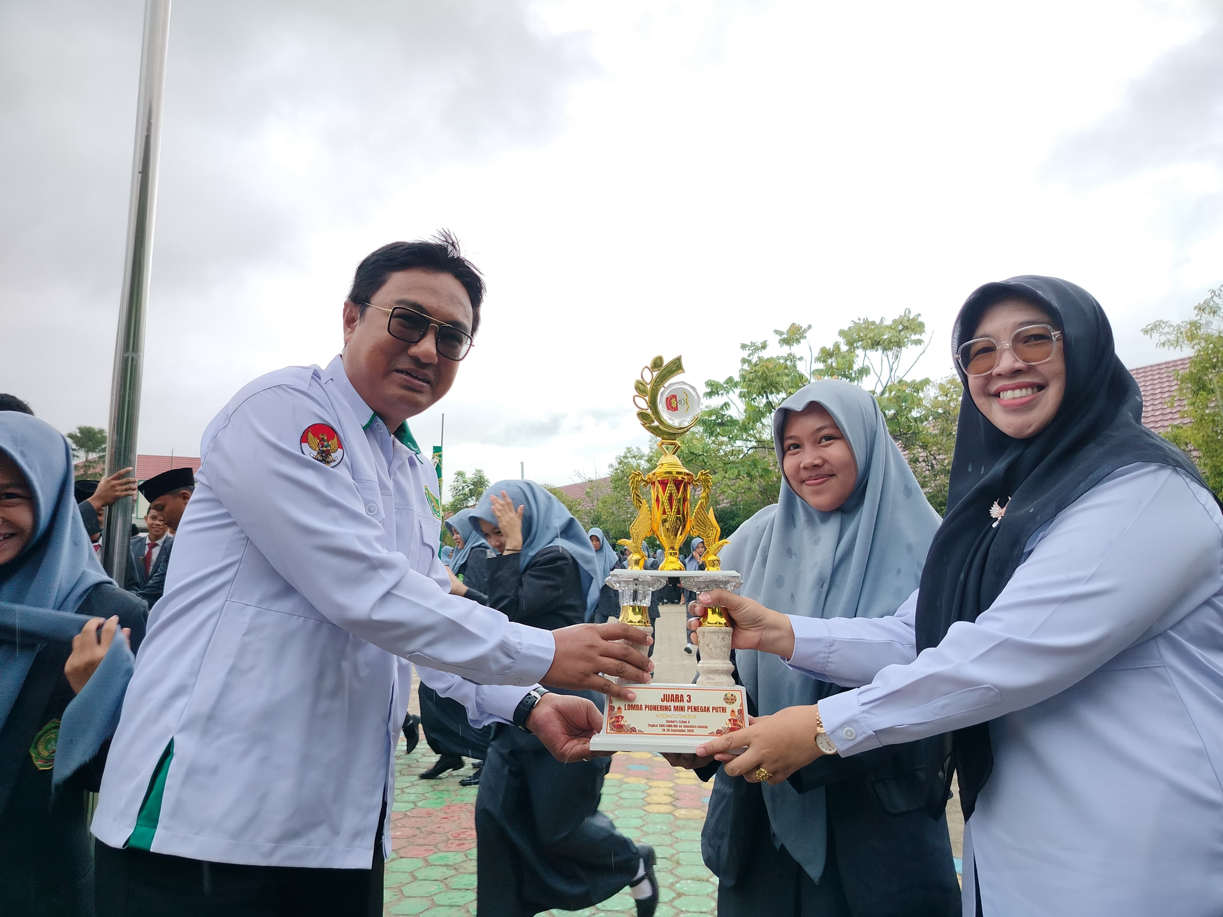 Pramuka Man 1 Palembang Raih Juara 3 Pionering Putri dan Pangkalan Terkompak Tingkat Provinsi