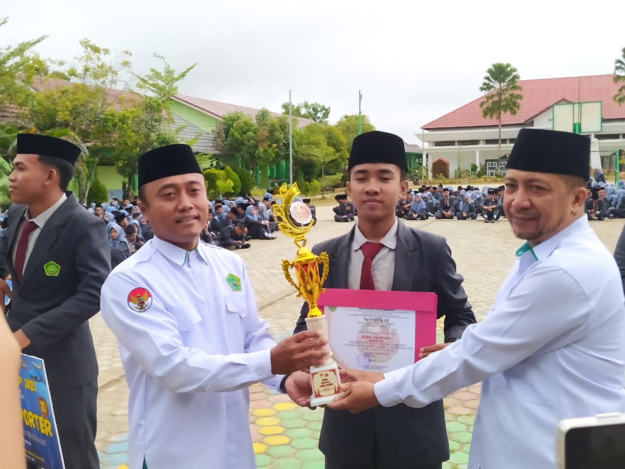 Ekstrakulikuler Hadroh MAN 1 Palembang Raih Juara Harapan 1 di SMA Negeri 19 Palembang