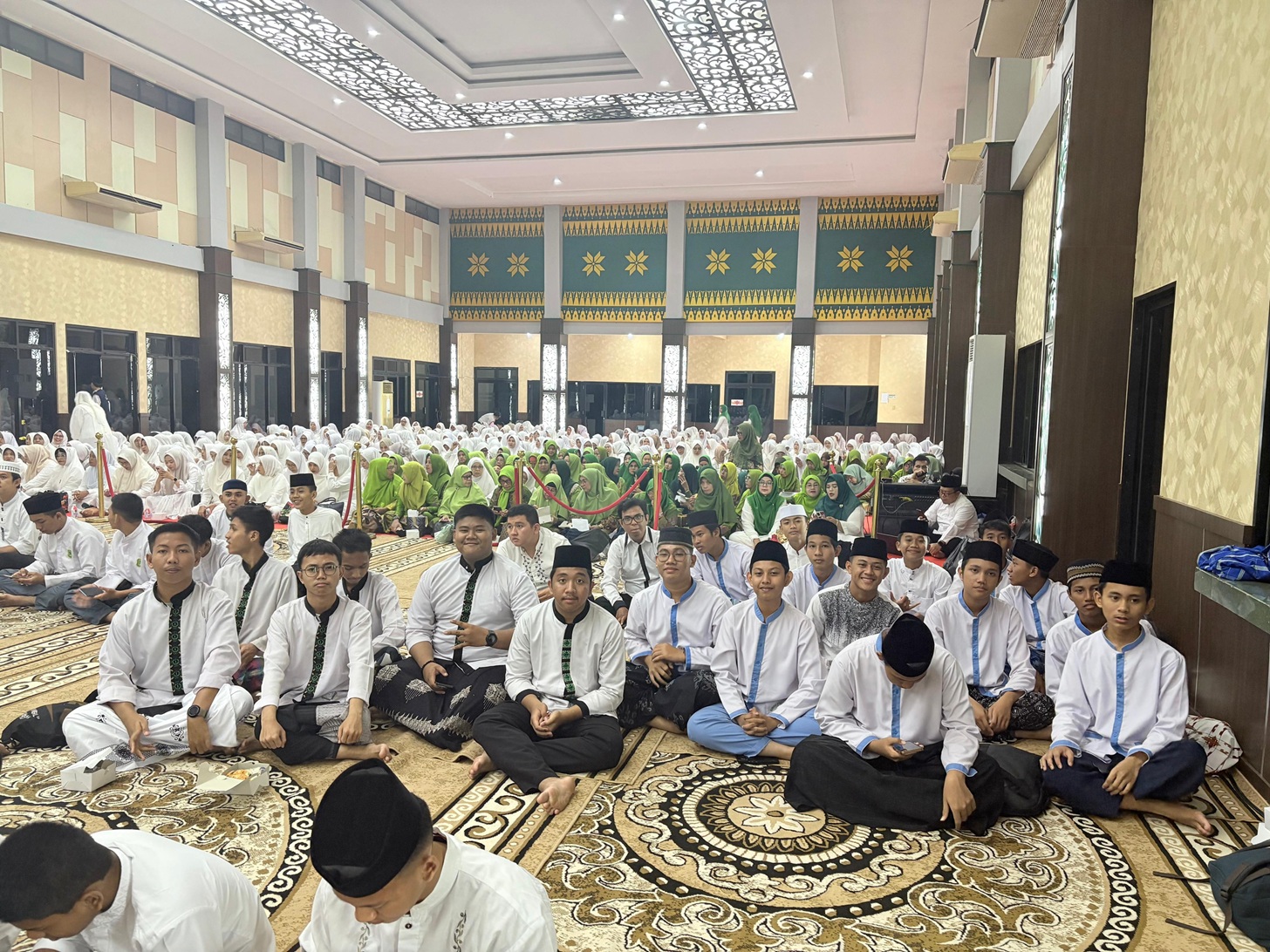 MAN 1 Palembang Ikuti Peringatan Maulid Nabi Muhammad SAW, Istighasah, dan Doa Kebangsaan