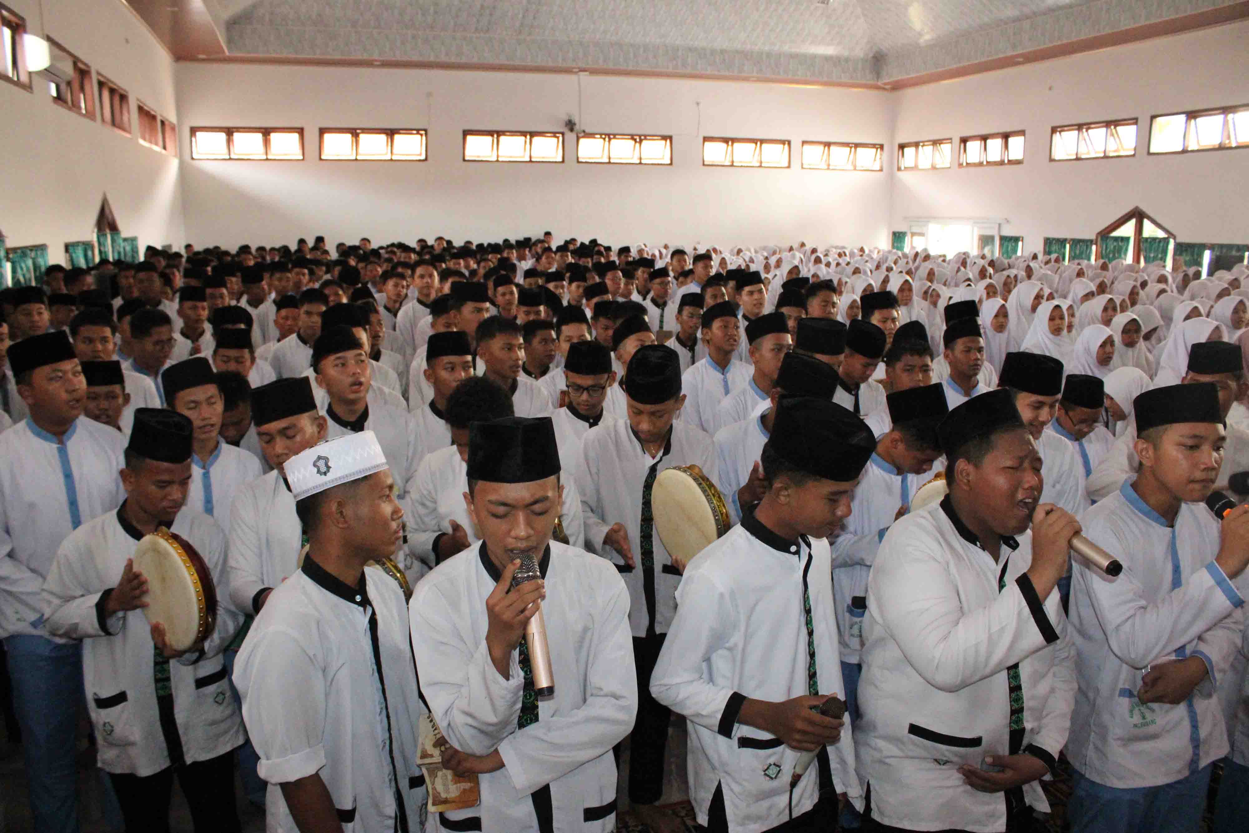 Sangat Antusias, Siswa/i MAN 1 Palembang Memperingati Maulid Nabi Muhammad SAW