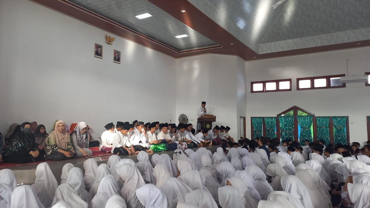Muhadoroh Spesial Dipimpin Siswa Dauroh Tahfidz MAN 1 Palembang