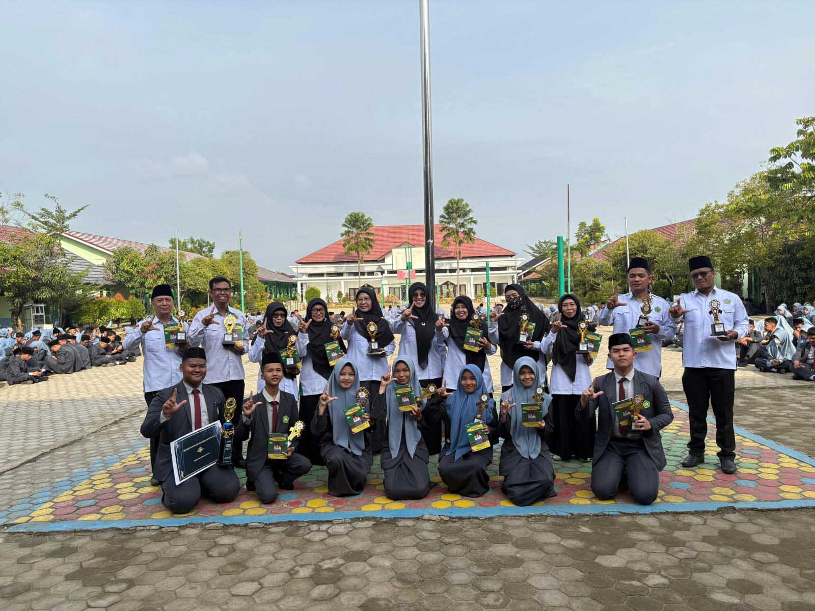 MAN 1 Palembang Raih Penghargaan Festival Literasi Palembang 2025