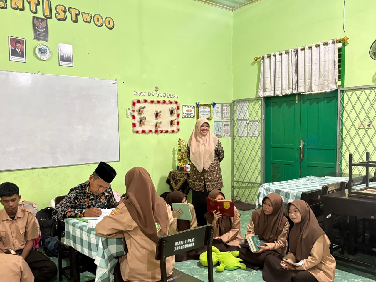 Kepala Madrasah Pantau Langsung Proses Munaqosah Siswa di MAN 1 Palembang