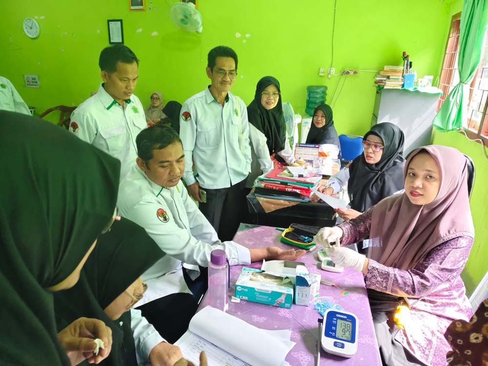 Peduli Kesehatan, MAN 1 Palembang Gelar Pemeriksaan Kesehatan dan Edukasi Melalui UKS