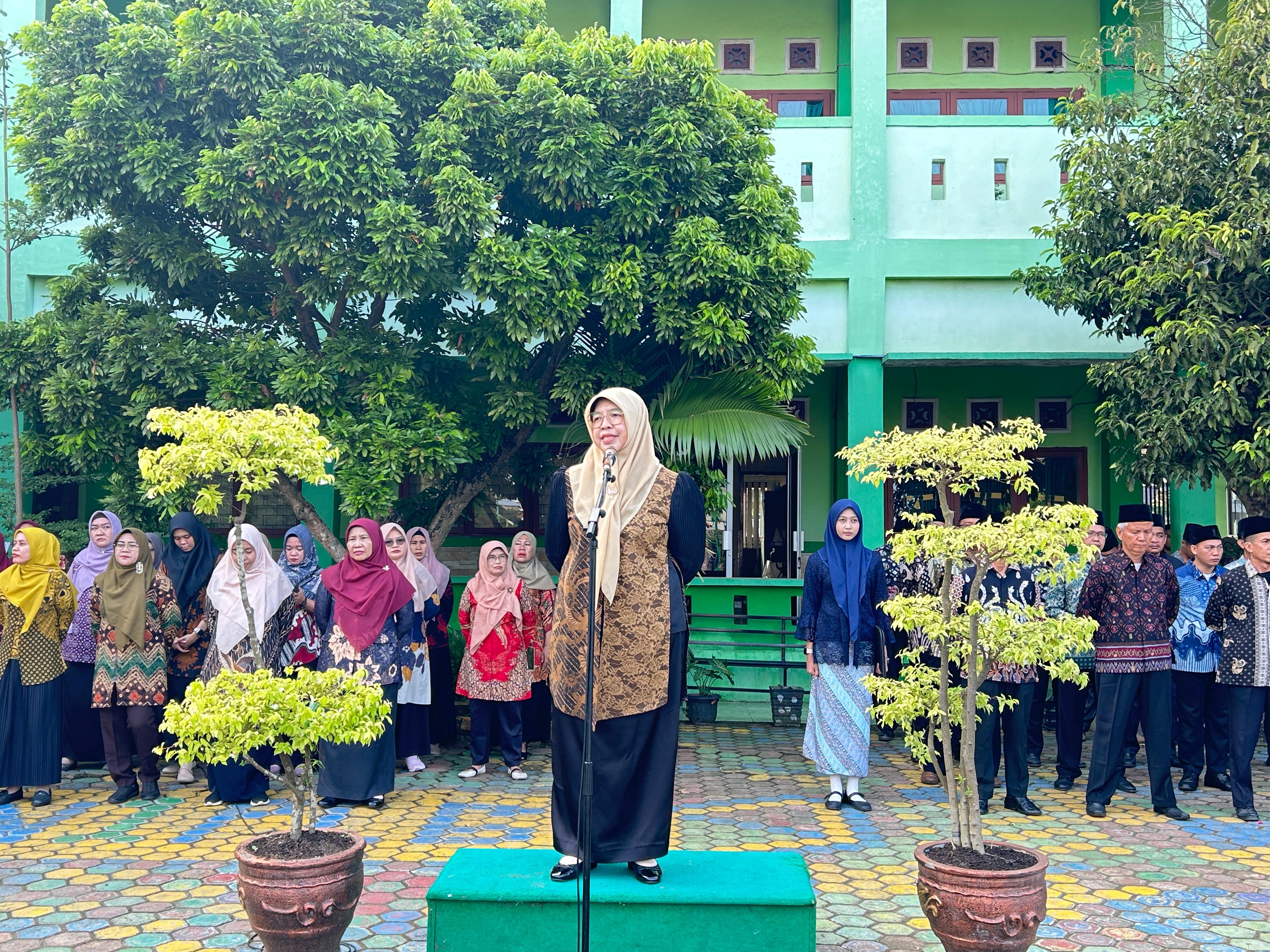 MAN 1 Palembang Gelar Upacara Peringatan Hari Kartini, Angkat Tema Perempuan Berdaya