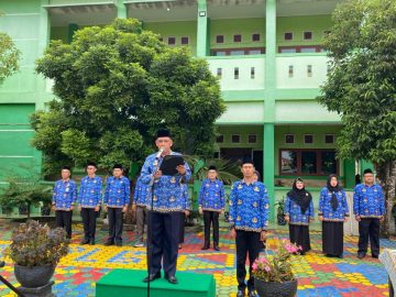Upacara Bulanan Kemenag Sumsel Di MAN 1 Palembang